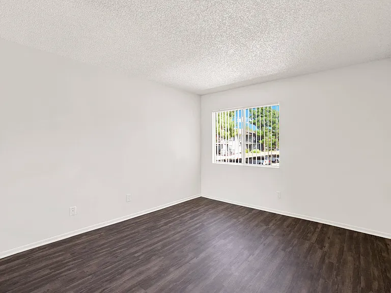 Monterra Ridge Apartments — Photo 35