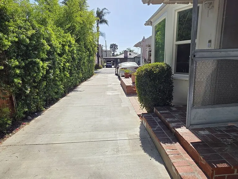 5444 Hermitage Ave — Photo 12