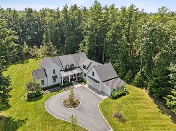 22 Chestnut Way, Cumberland, ME 04110