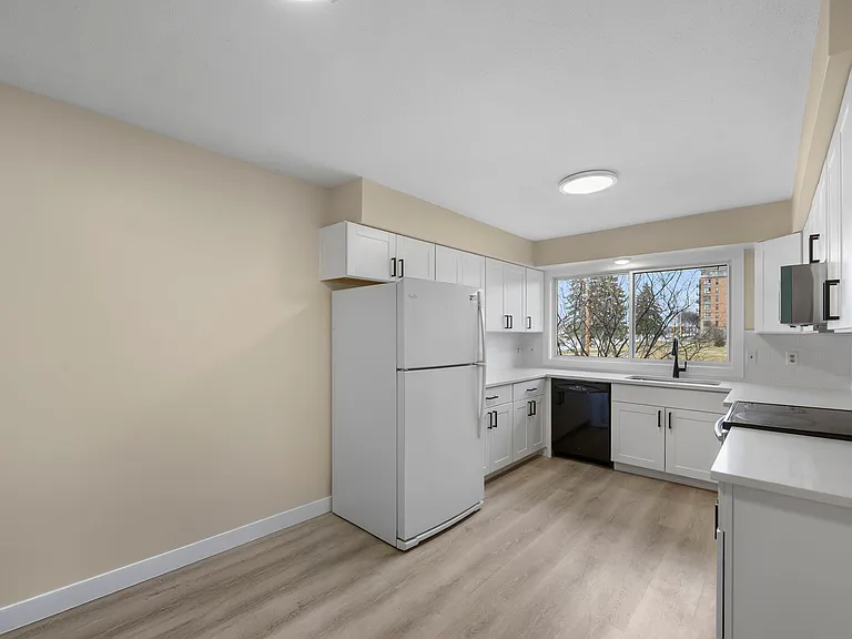 2221 82nd St W — Photo 26