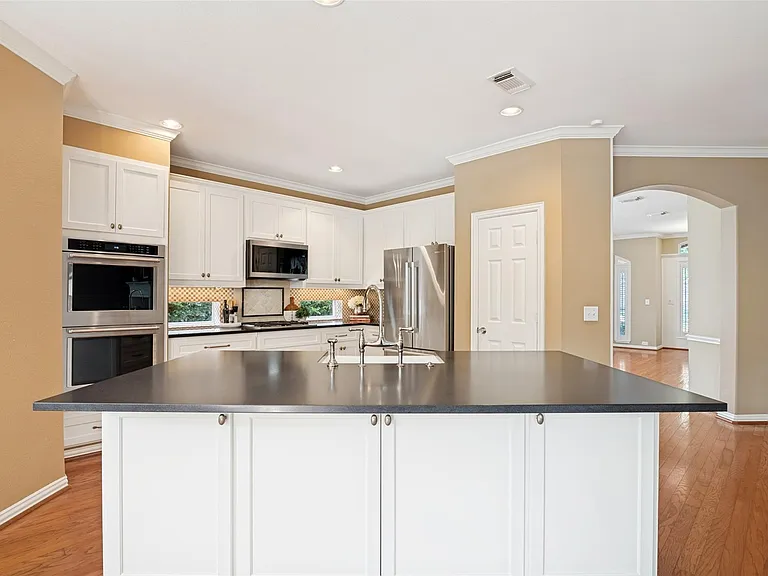 18648 Gibbons Dr — Photo 8