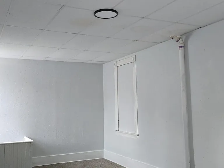 2523 Rowan St — Photo 3
