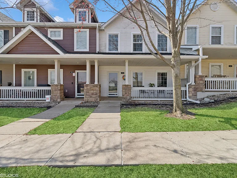 284 SE Booth Ave — Photo 23