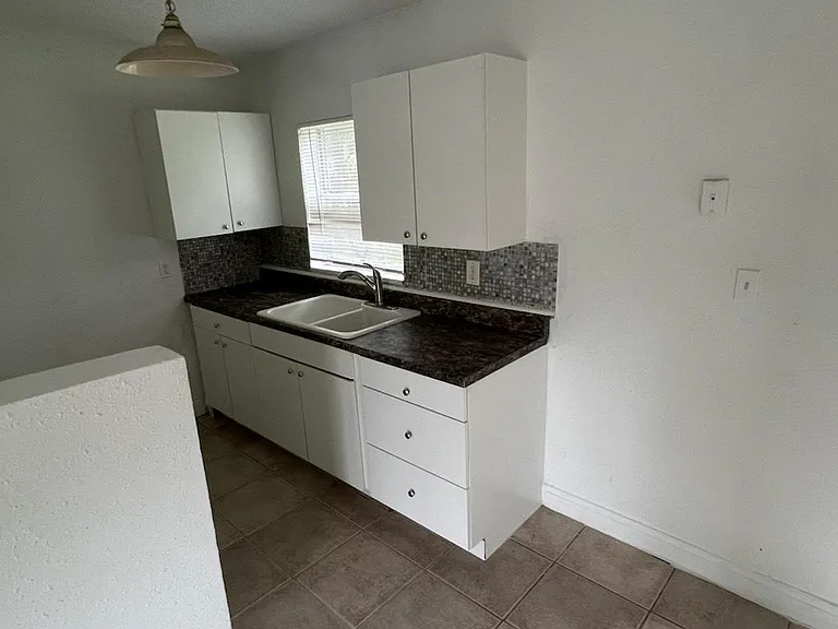 2836 W Concord St — Photo 4
