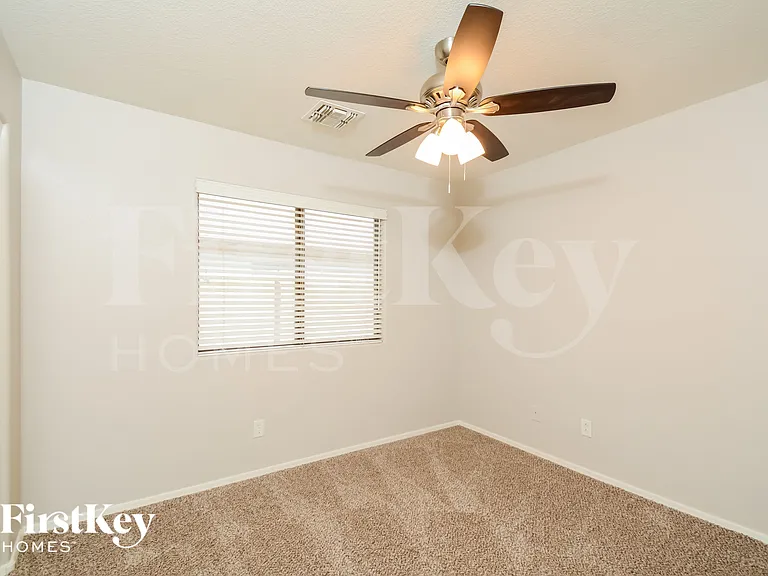 13414 W Port Royale Ln — Photo 11
