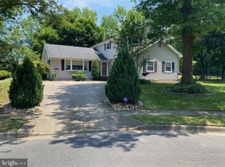 526 Charleston Ct, Mount Laurel, NJ 08054