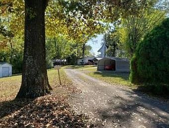 Exterior Neighborhood (street photo)