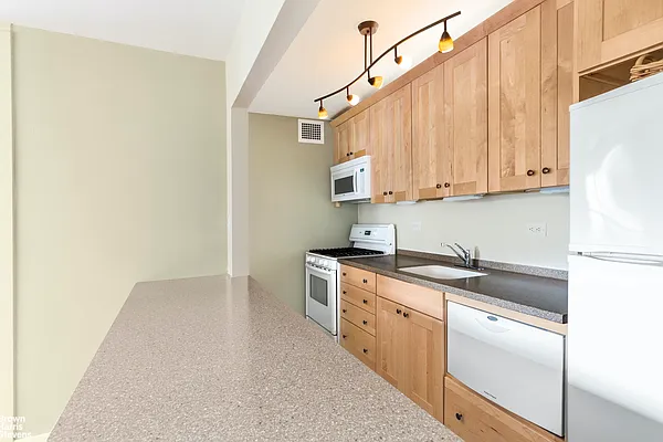 Sold by Brown Harris Stevens | media 6