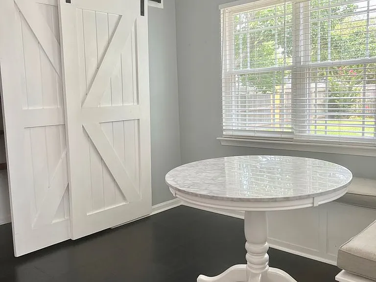 943 Chigwell Rd — Photo 21