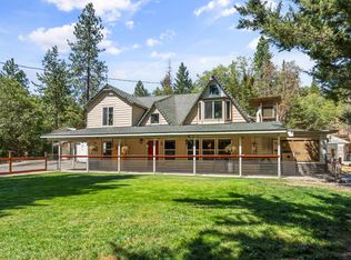 836 Sleepy Hollow Loop, Grants Pass, OR 97527
