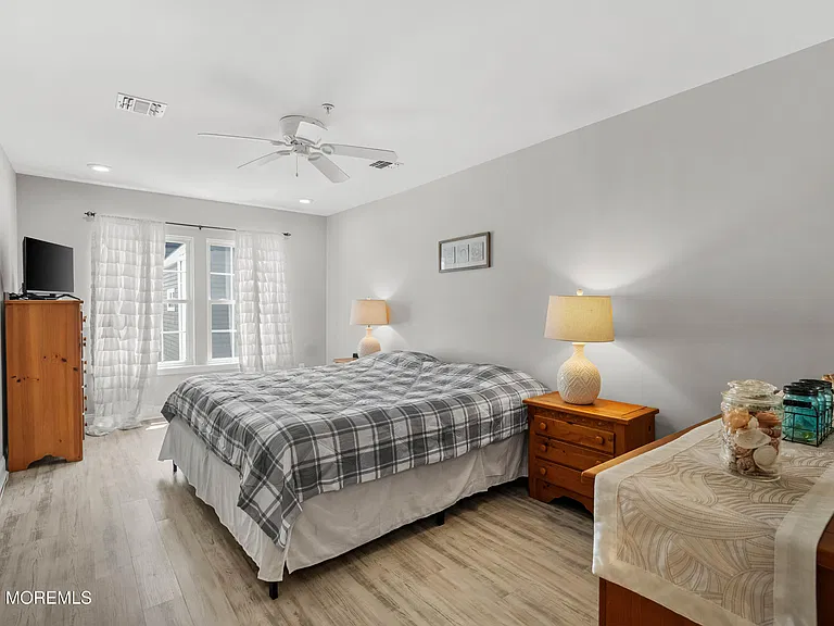 15 Sumner Ave #12 — Photo 21