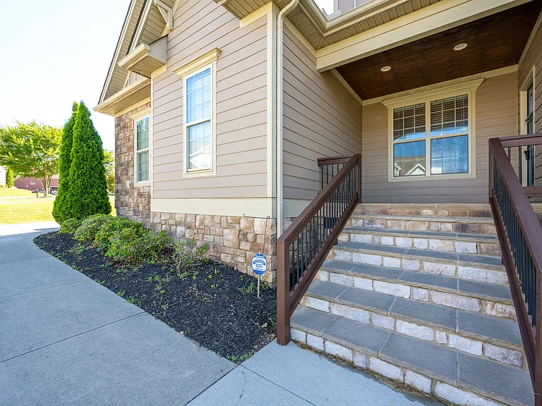 8885 McKenzie Farm Dr — Photo 3