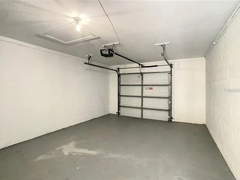 822 E Flag Ln — Photo 12