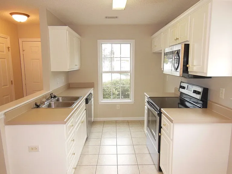 306 Evans Lake Way — Photo 4