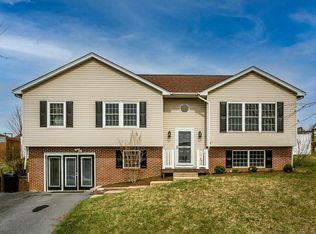 526 Marian Pl, Staunton, VA 24401
