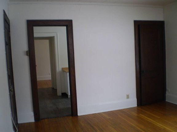 3rd image of 1516 Grand Ave