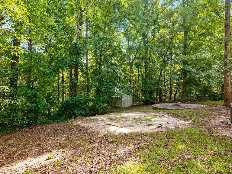 305 Dearing Dr — Photo 31