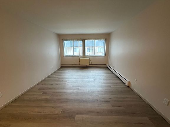 4th image of 1680 Shawano Ave #4