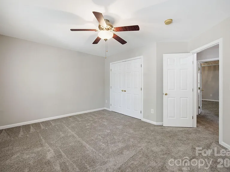 1804 Robinwood Village Dr — Photo 16
