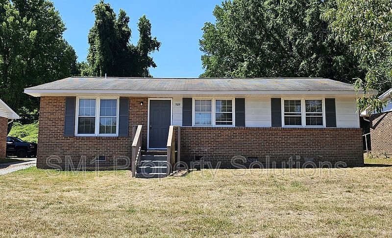 1st image of 1529 Earl Dr #1
