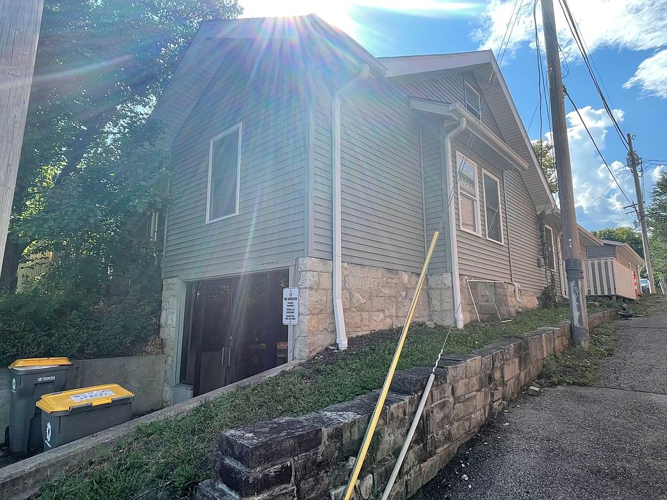 1st image of 211 1/2 N Madison St