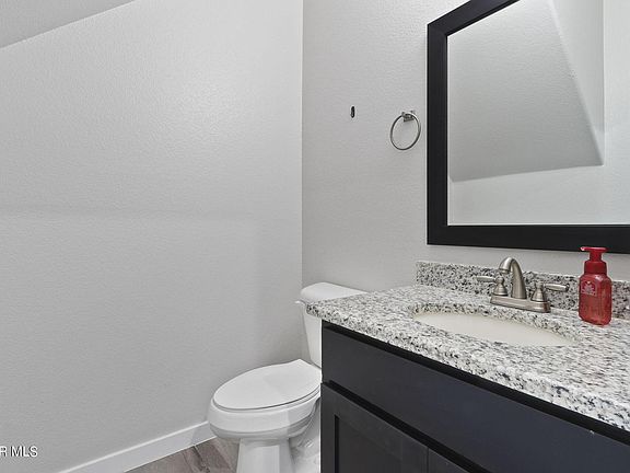 5th image of 14844 Hunters Grove Ave