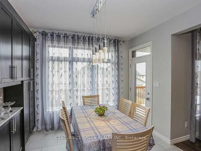 1221 Gough Rd #UPPER LEVEL — Photo 8