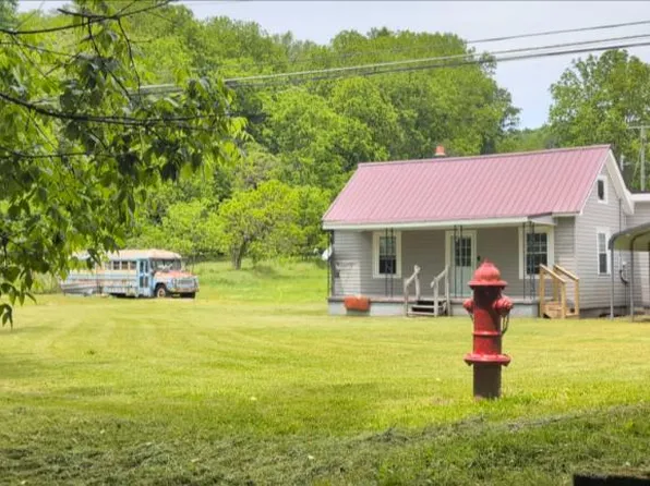 203 Old Quarry Rd, Saltville, VA 24370