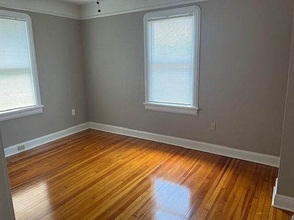 4th image of 4028 Clermont Dr