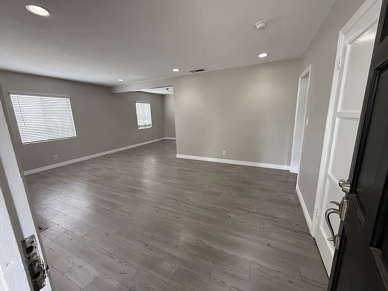 Entrance Living Room