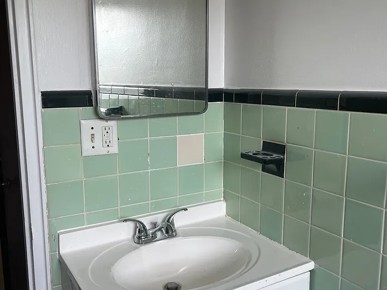 21535 Kingsville St #208 — Photo 8