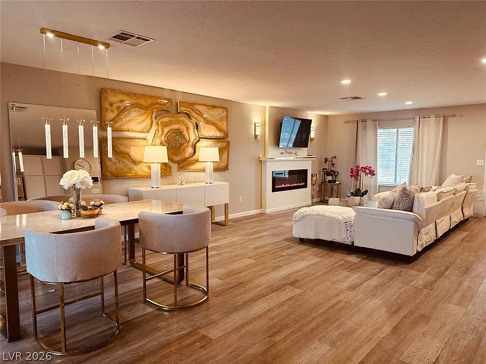 109 Glen Oak Dr