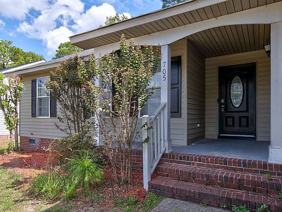 3rd image of 705 Bitternut Rd