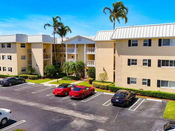 12 Colonial Club Drive #202, Boynton Beach, FL 33435