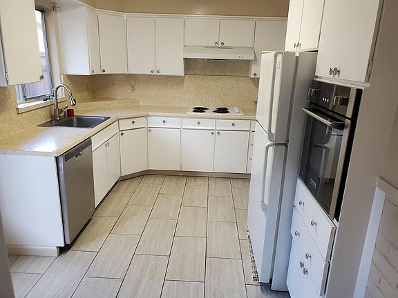 Kitchen dinette area.