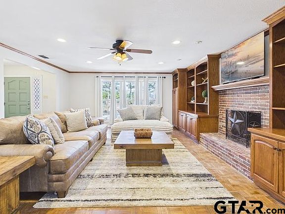 3rd image of 211 Trail Ridge Rd