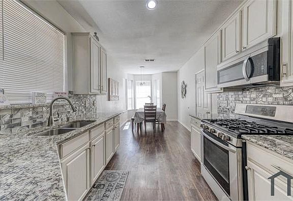 5th image of 4917 Lodgepole Ln