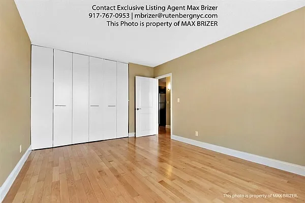 Sold by R New York | media 31