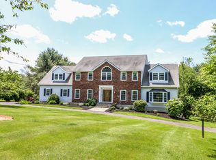3 Huntington Ln, New Fairfield, CT 06812