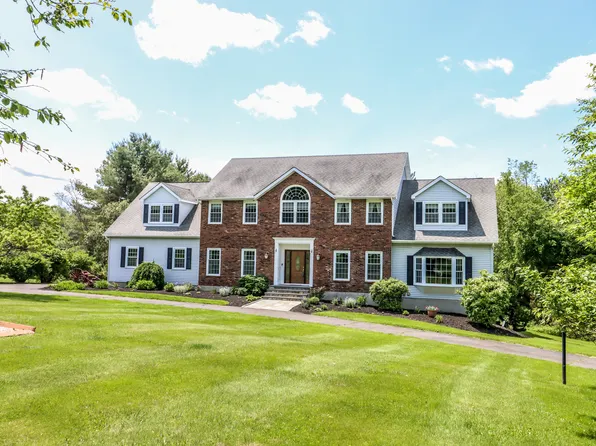 3 Huntington Lane, New Fairfield, CT 06812