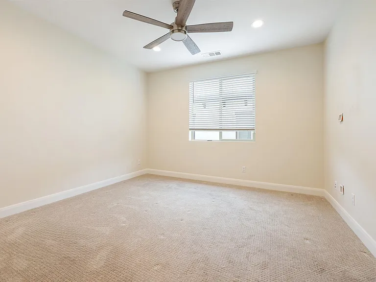 2115 Solara Ln — Photo 13