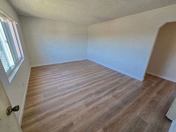 4th image of 3332 32nd St #3334