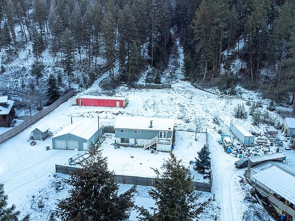 5th image of 22225 Wallace Creek Rd