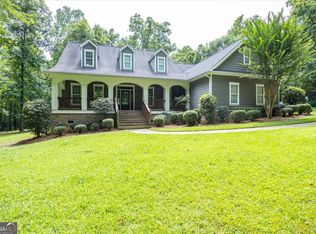 201 Manor Ct, Forsyth, GA 31029