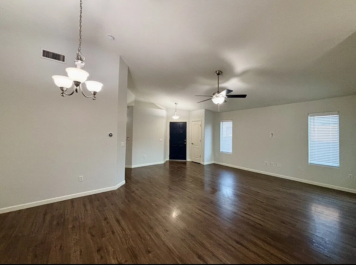 3 bed, 2.0 bath, 1328 sqft, $1,850 — Photo 3