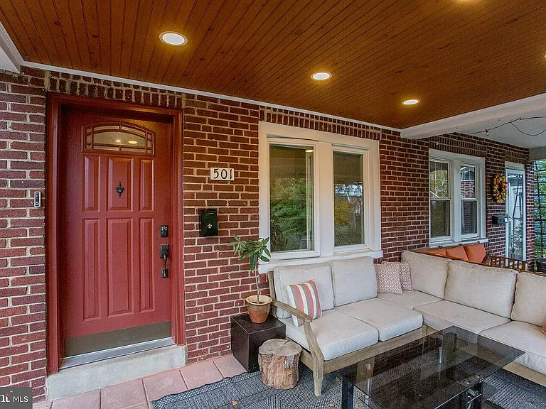 501 E Mount Airy Ave — Photo 4
