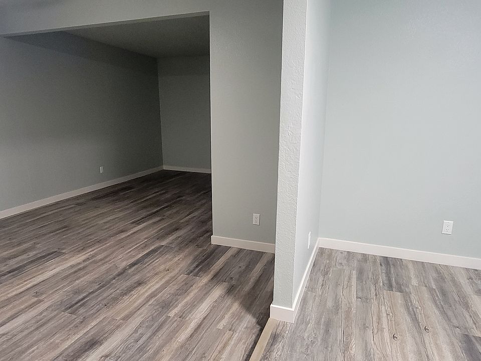 Transitional from living room to kitchen.