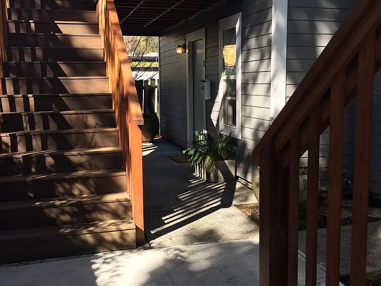 2819 NE Flanders St #3 — Photo 23