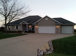 5177 High Pointe Dr, Winneconne, WI 54986
