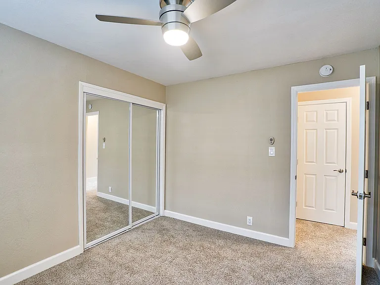 Cypress Pointe — Photo 33